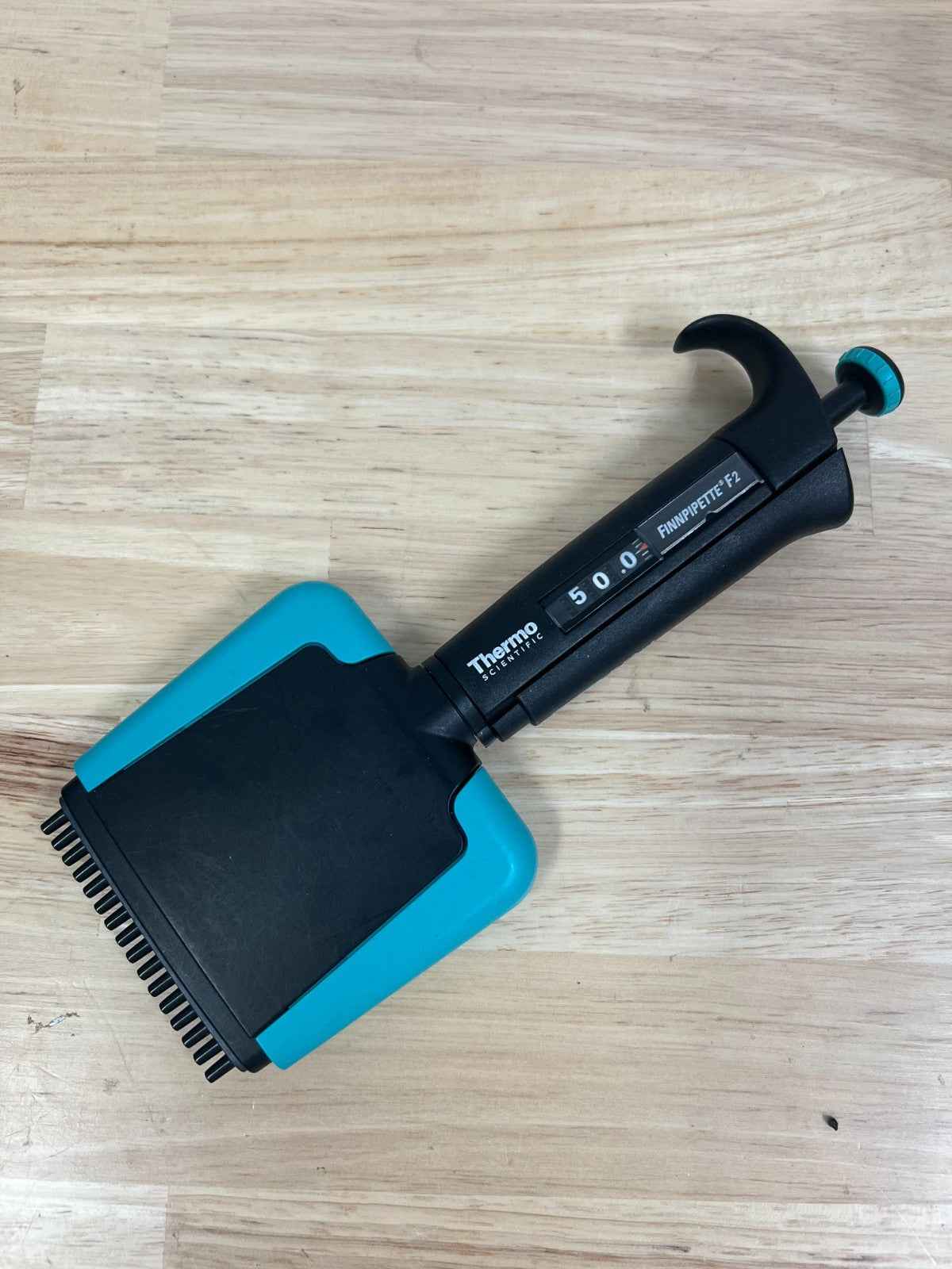 Thermo Scientific Finnpipette F2 16 multichannel Pipette Pipettor 5-50ul