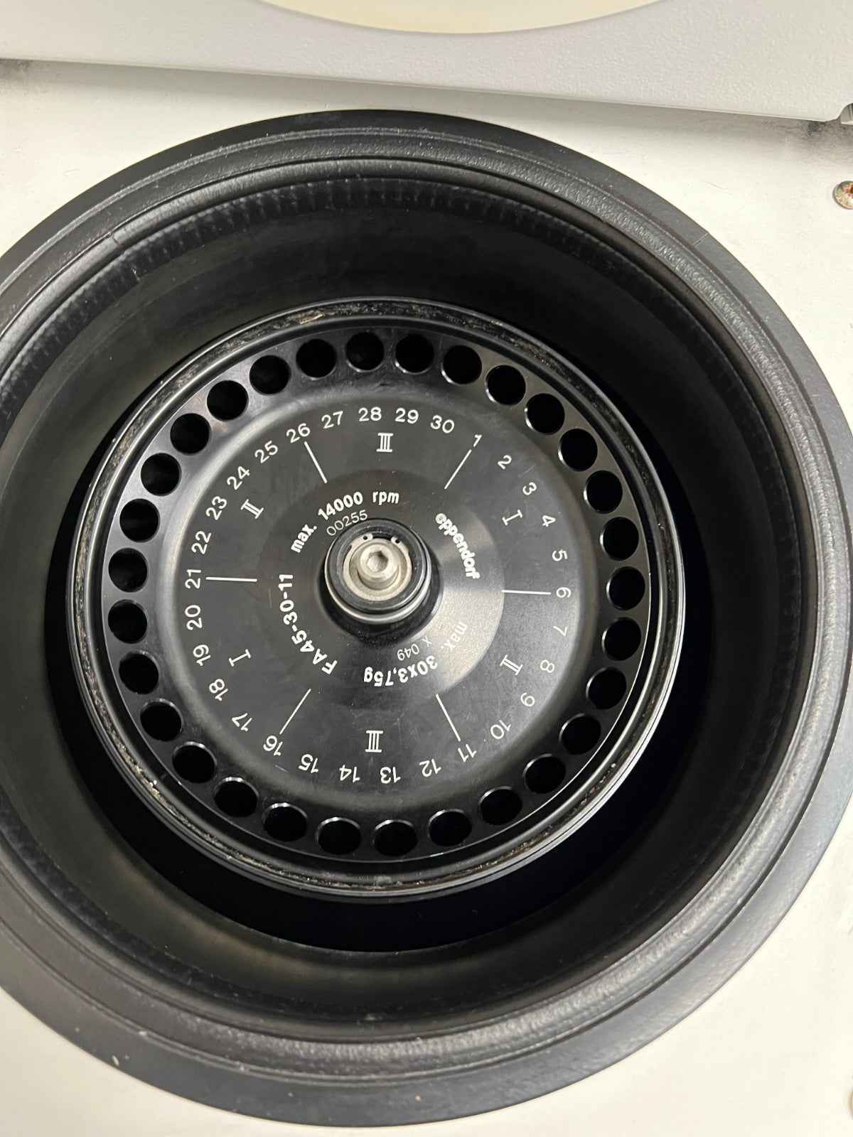 Eppendorf 5417R Refrigerated Centrifuge tested see the video