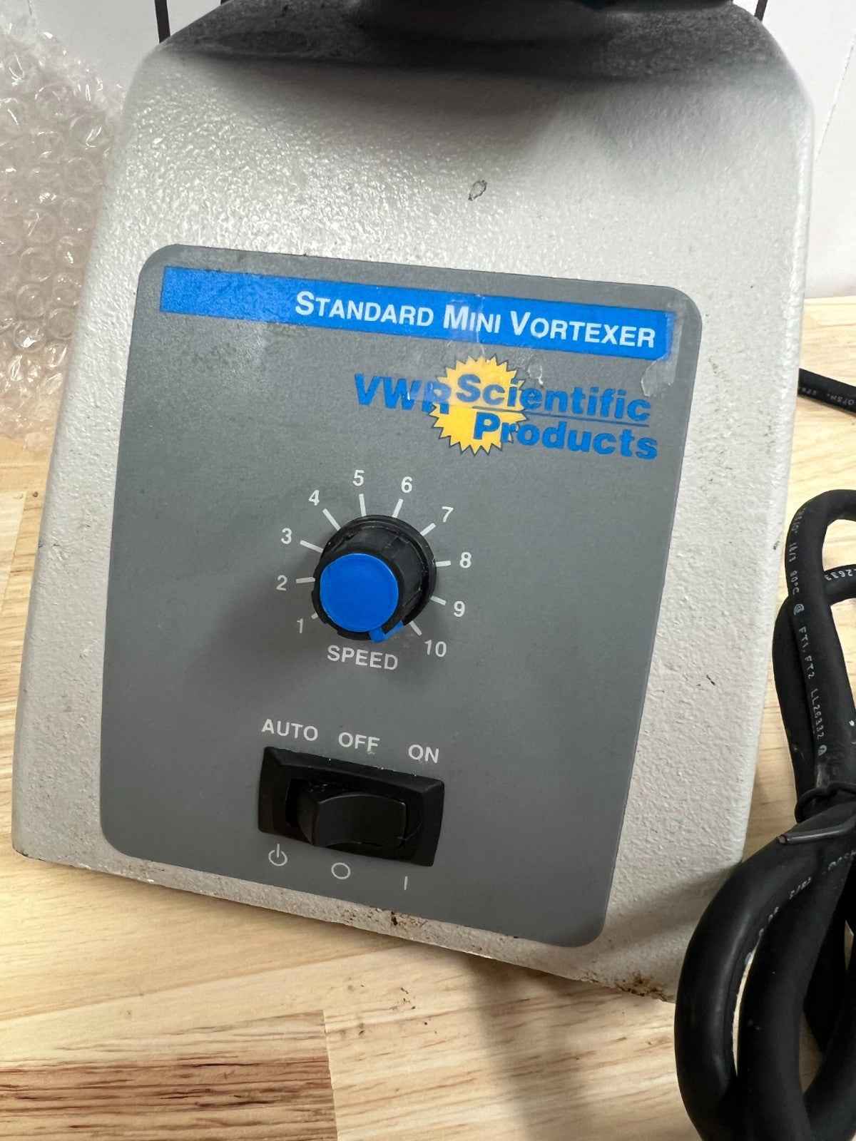 VWR standard Mini Vortexer with tube platform