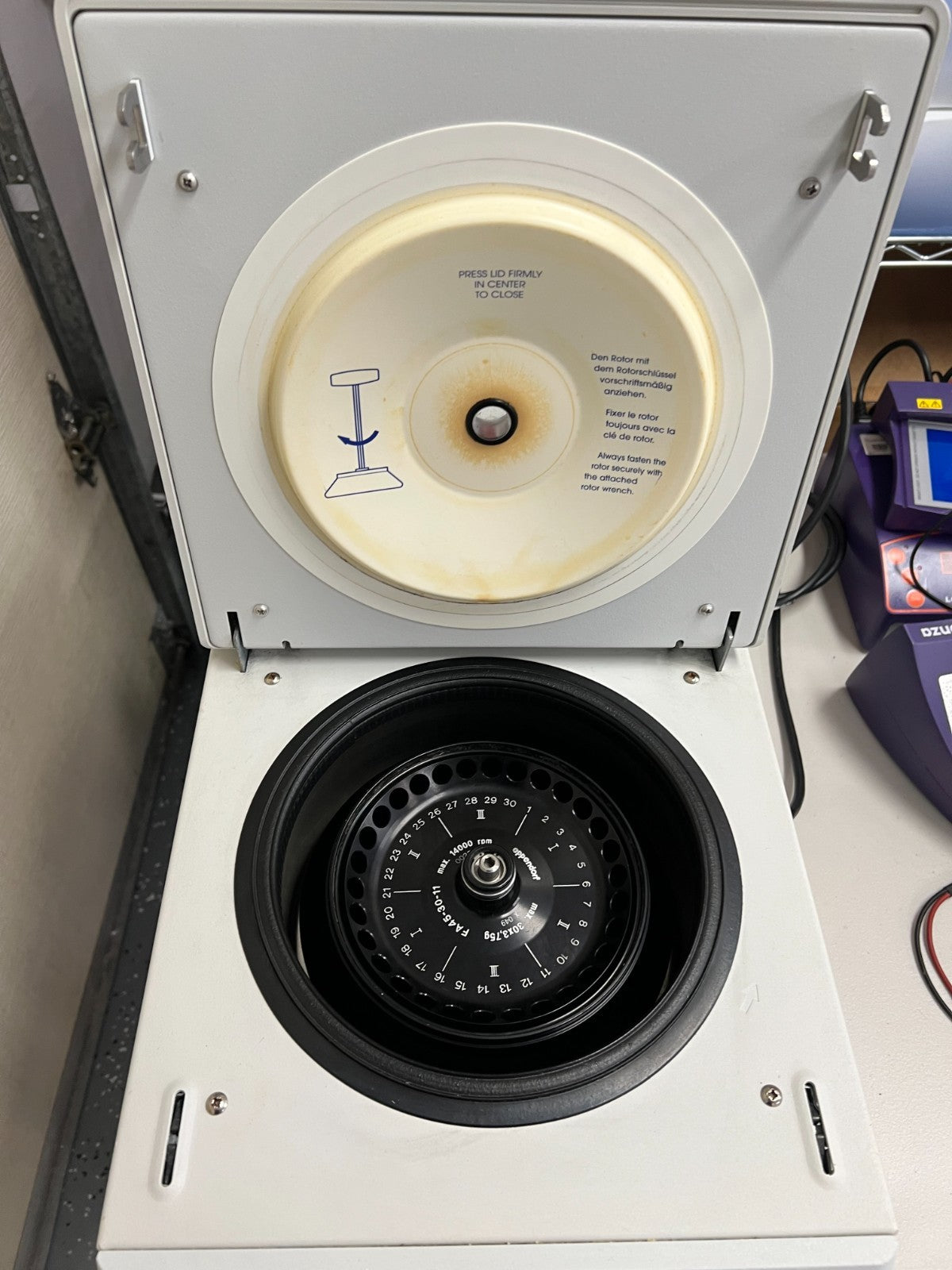 Eppendorf 5417R Refrigerated Centrifuge tested see the video