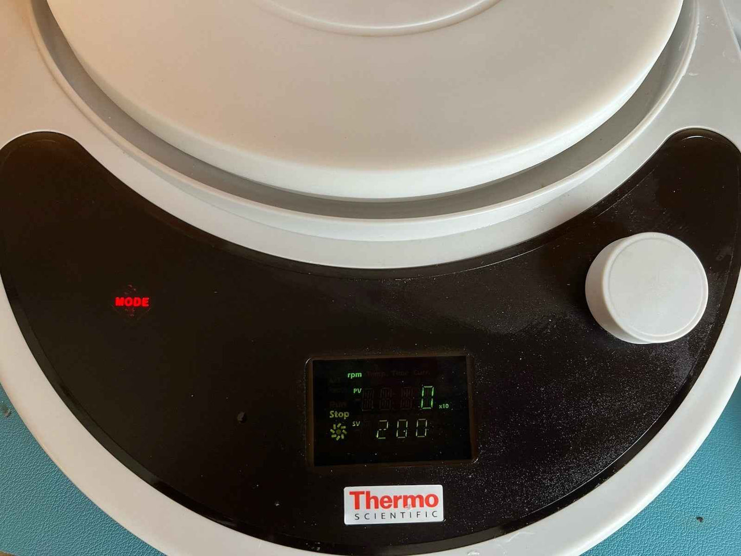 Thermo fisher 88880015 Magnetic Stirrer RT Touch-22 - Labnob