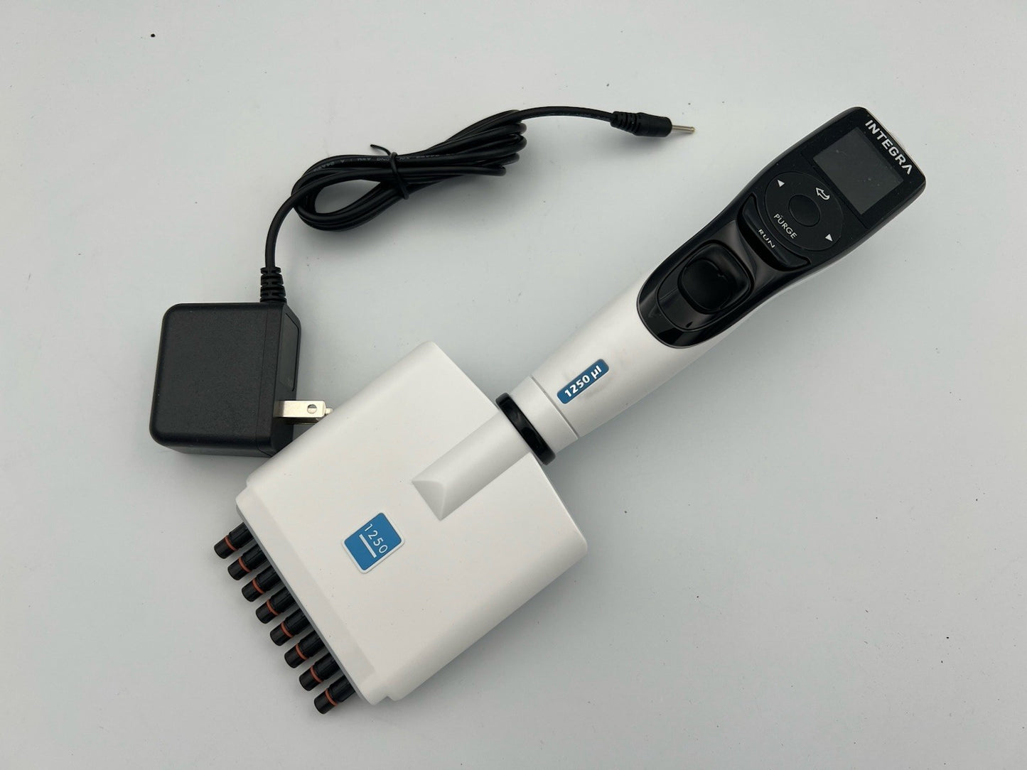INTEGRA VIAFLO 4624 - Lightweight Electronic Pipette, 8 Channel, 50-1250 uL - Labnob