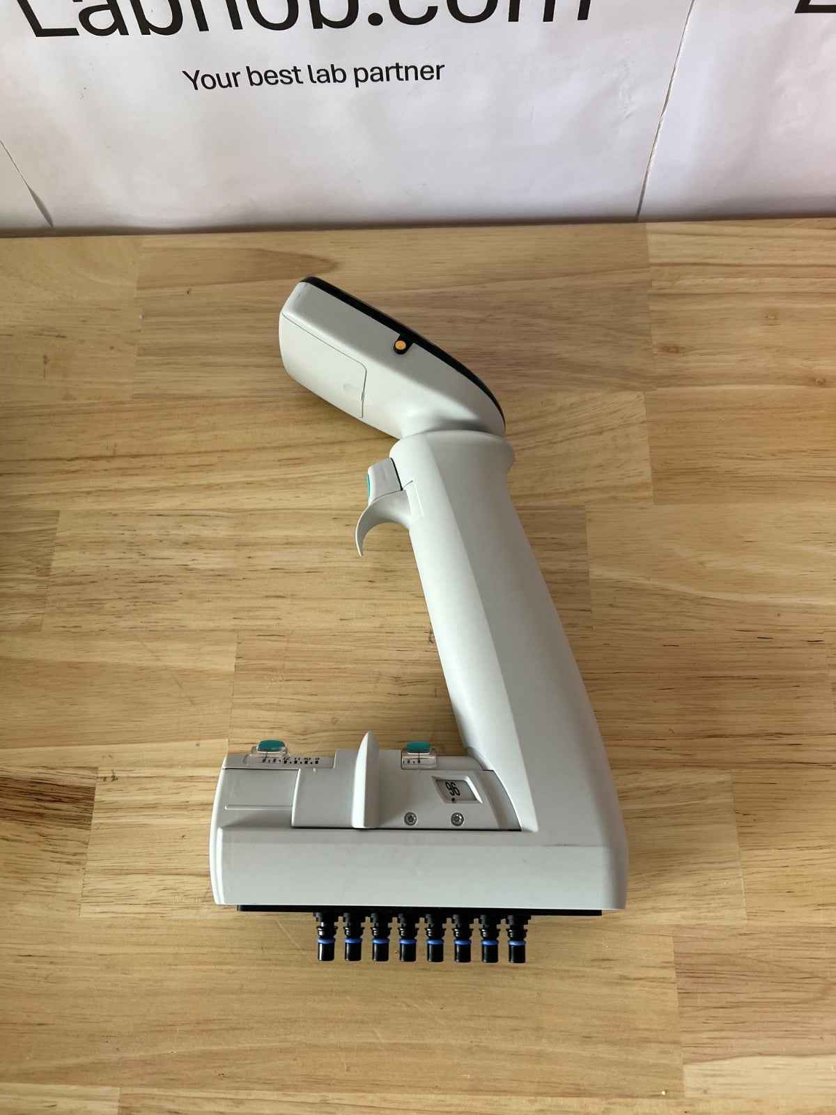 Thermo scientific E1-Cliptip Equalizer 8-ch 15-125ul 4672100BT pipette