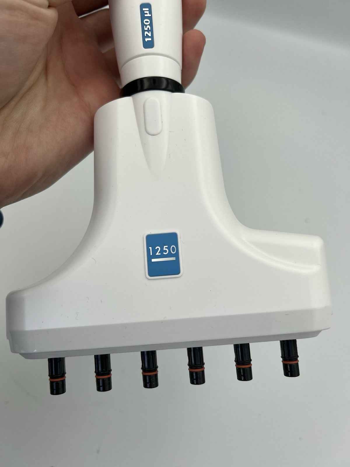 Integra Voyager Electronic Pipette 6 Channel 50-1250 ul | Part No 4764