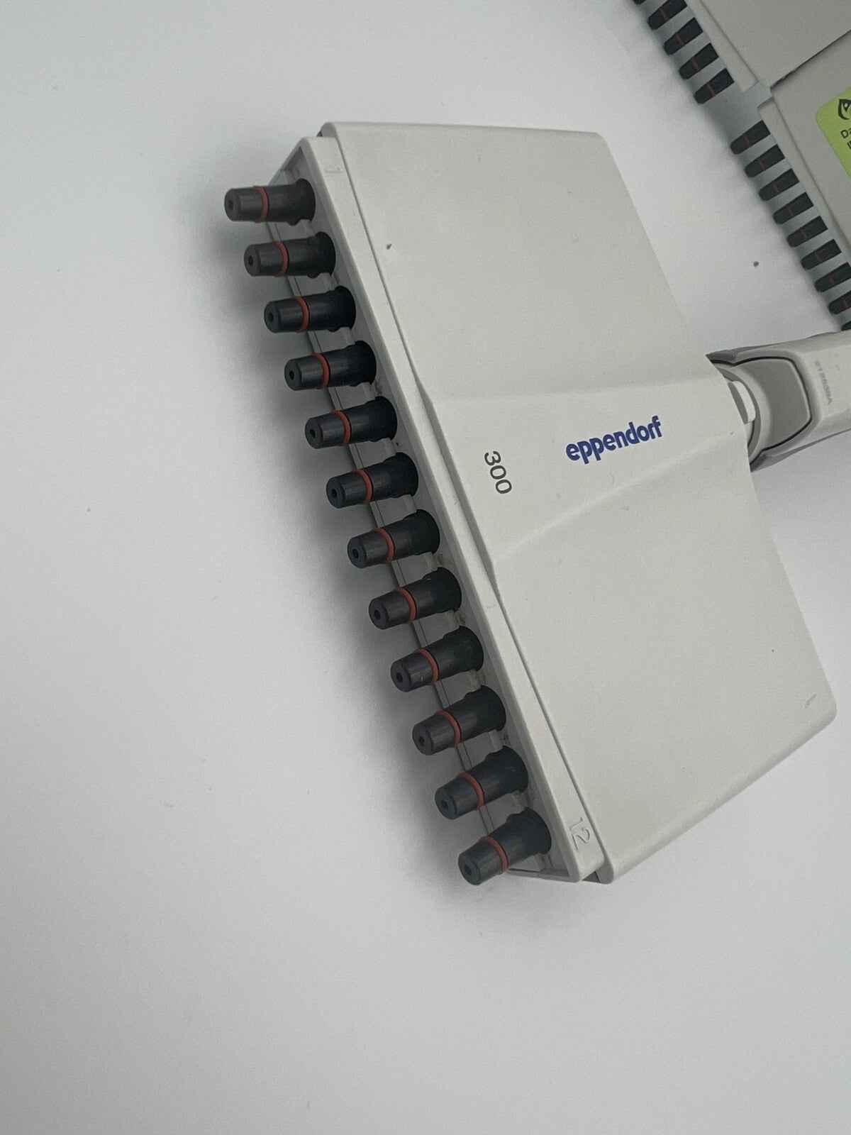 Eppendorf Research Plus 12 Channel P300 30-300 uL Pipette