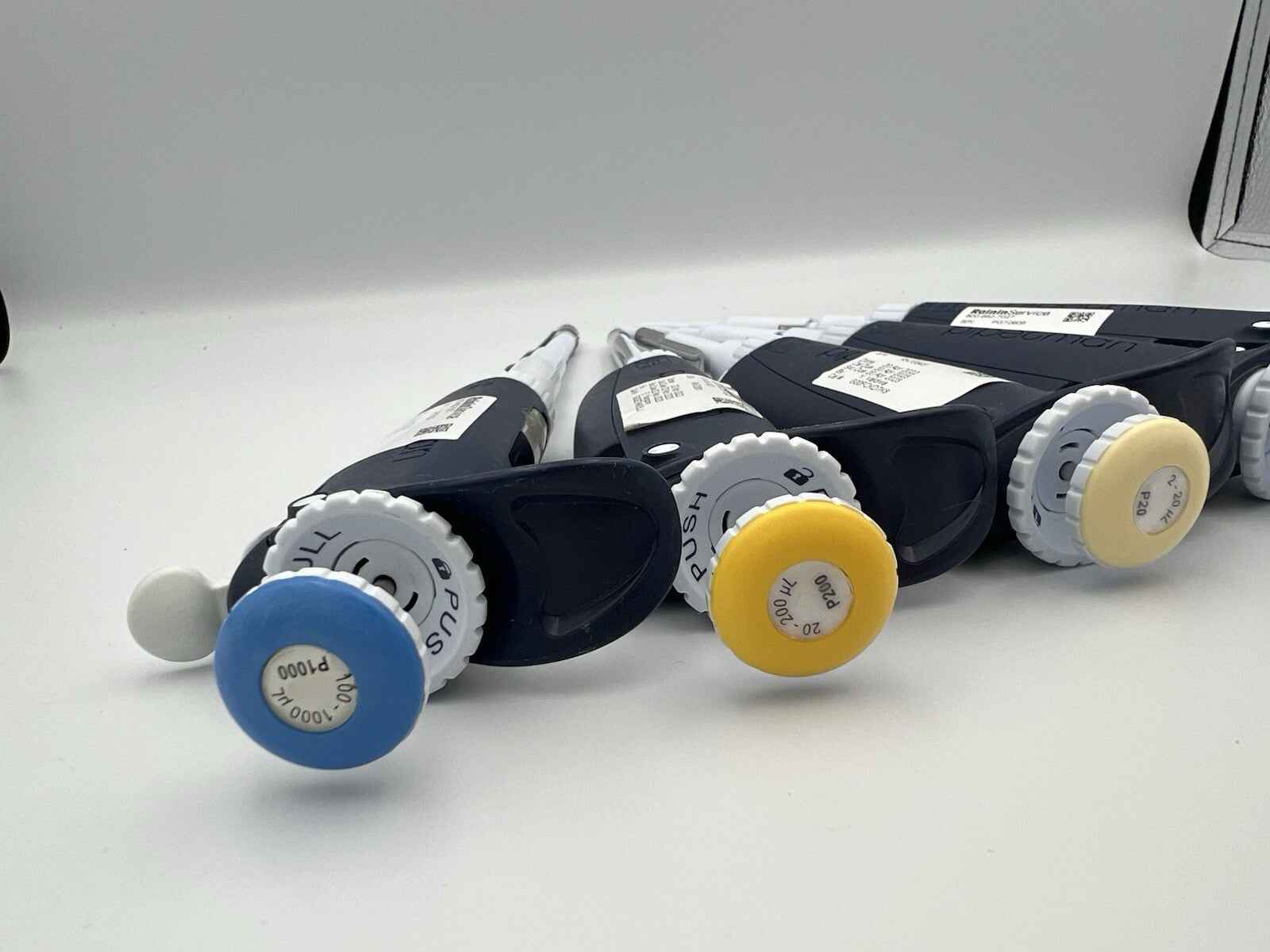 Set Of 5 Gilson Pipetman L new style neo Pipettes P2 10 20 200 1000 - Labnob