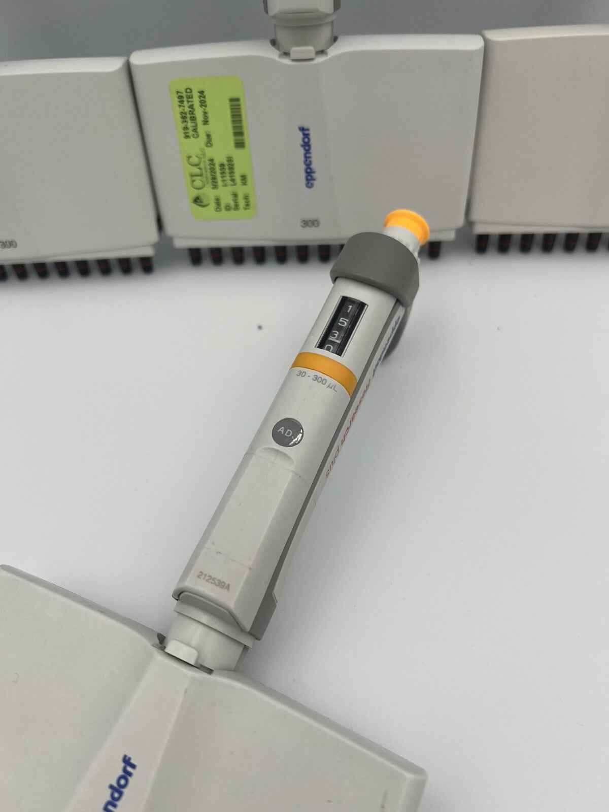 Eppendorf Research Plus 12 Channel P300 30-300 uL Pipette