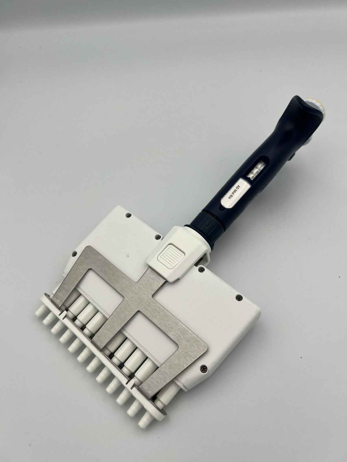gilson pipetman L 12 Channel 20-200ul P200 Pipette
