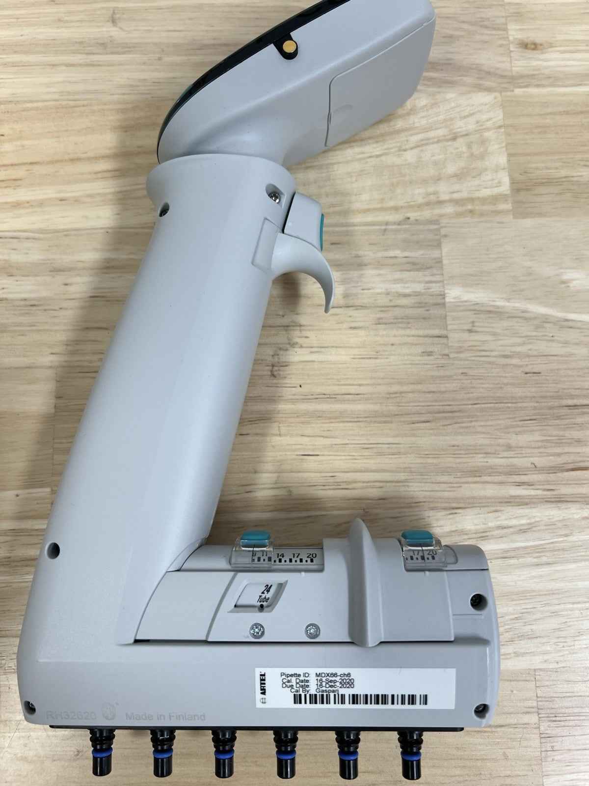 Thermo Scientific E1-ClipTip Equalizer 15-1250ul 6-Channel Adjustable Pipette