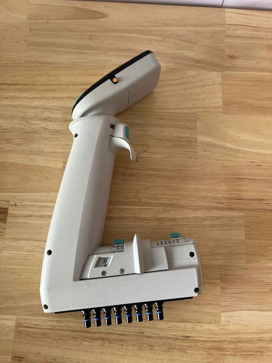 Thermo scientific E1-Cliptip Equalizer 8-ch 15-125ul 4672100BT pipette