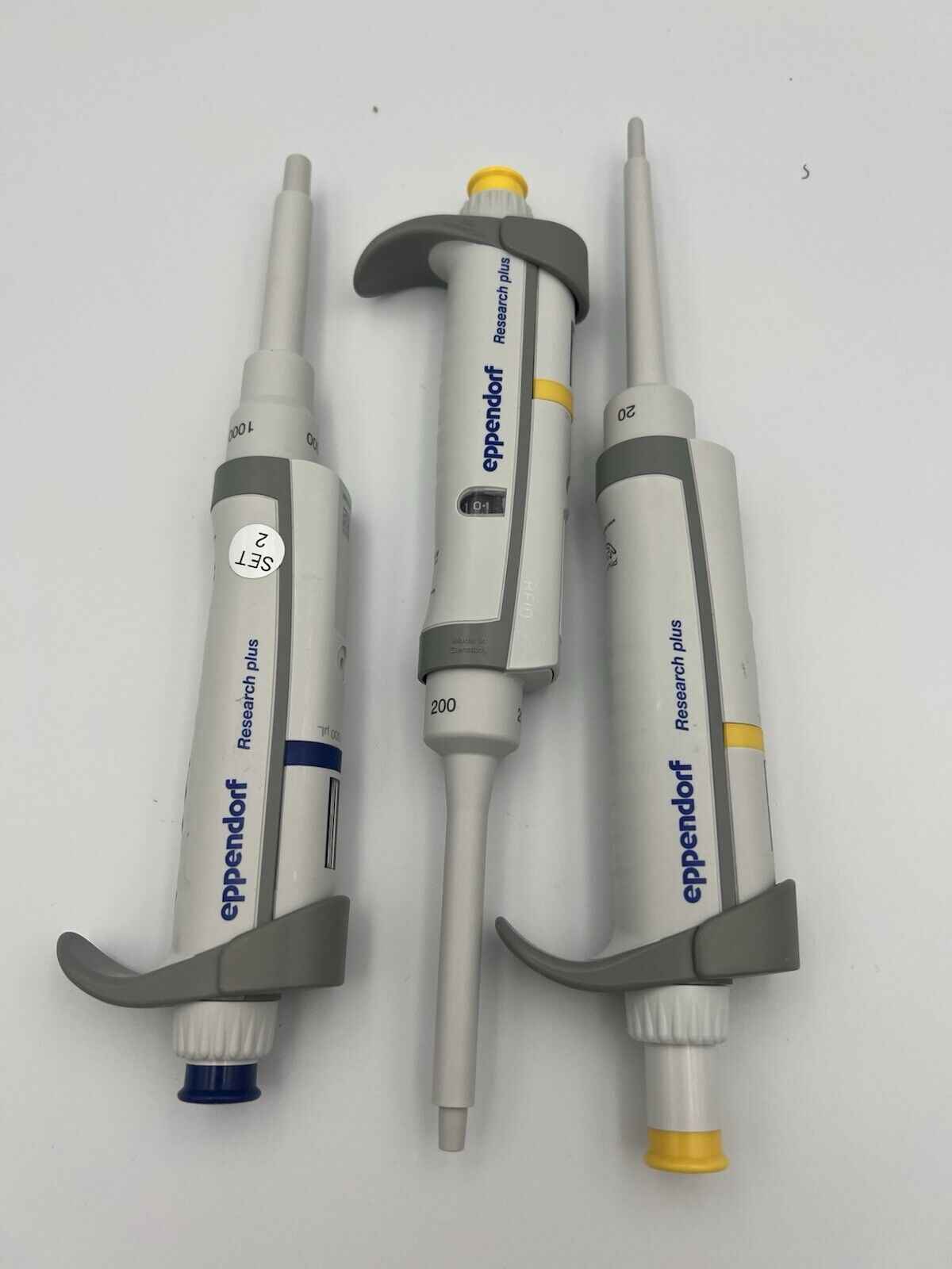 Set Of 3 Eppendorf Research Plus Pipettes P 20 200 1000 - Labnob
