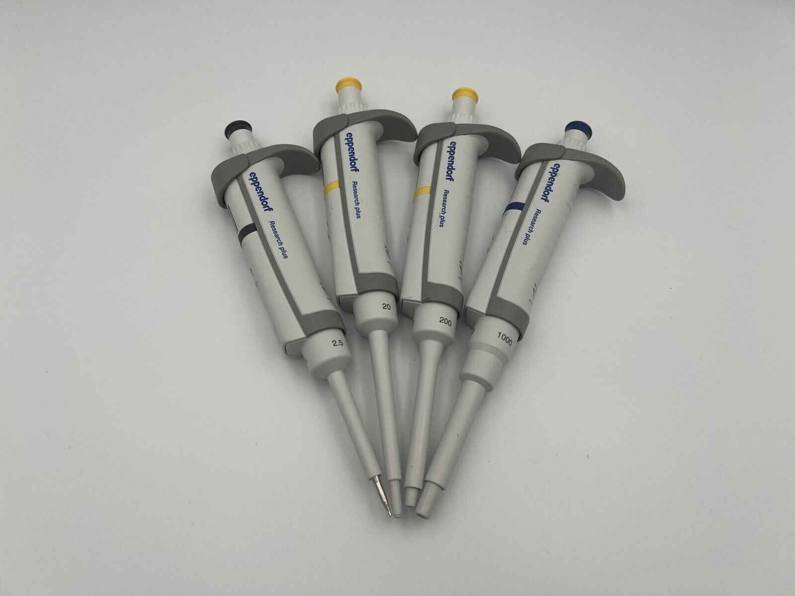 Eppendorf Research Plus Pipettes Set of 4 (0.1 to 1000ul P2.5, 20, 200, 1000) - Labnob