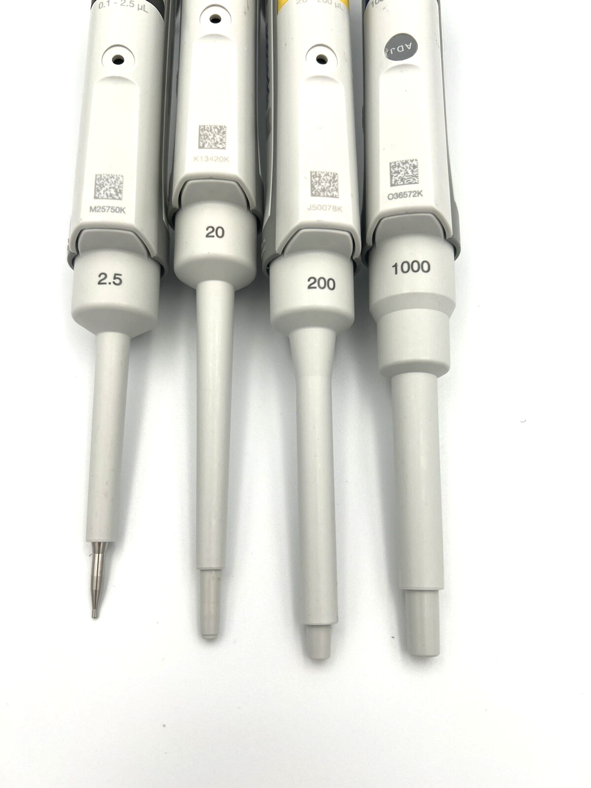 Eppendorf Research Plus Pipette set 1000, 200, 20 & 2.5: Calibrated, New Seal - Labnob