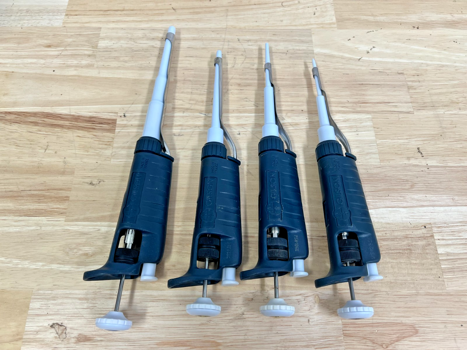 Gilson Pipetman Pipette Set | P2, P20, P200, P1000 | Cleaned and Calibrated - Labnob