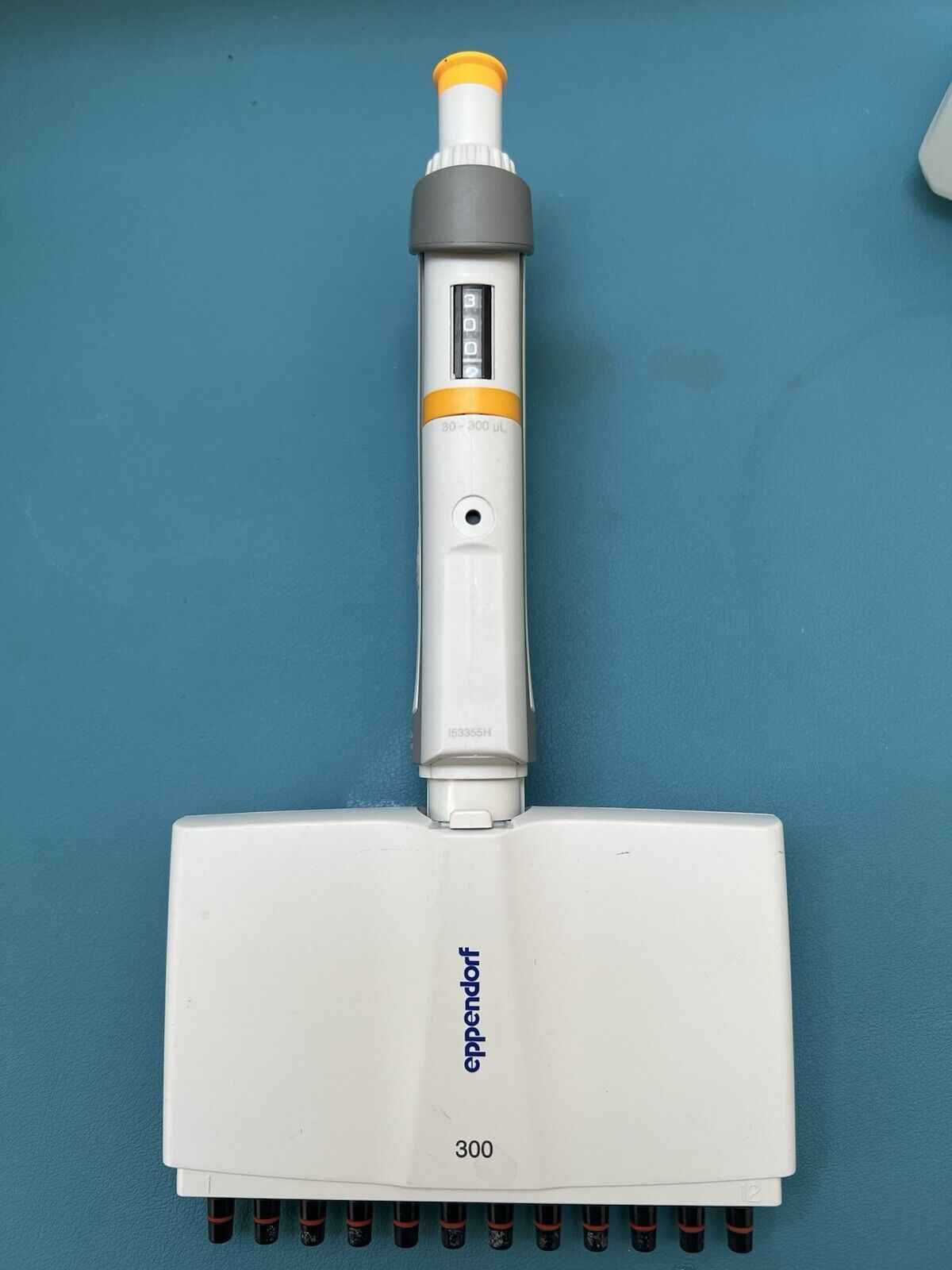 Eppendorf Research Plus 12 Channel P300 30-300 uL Pipette - Labnob