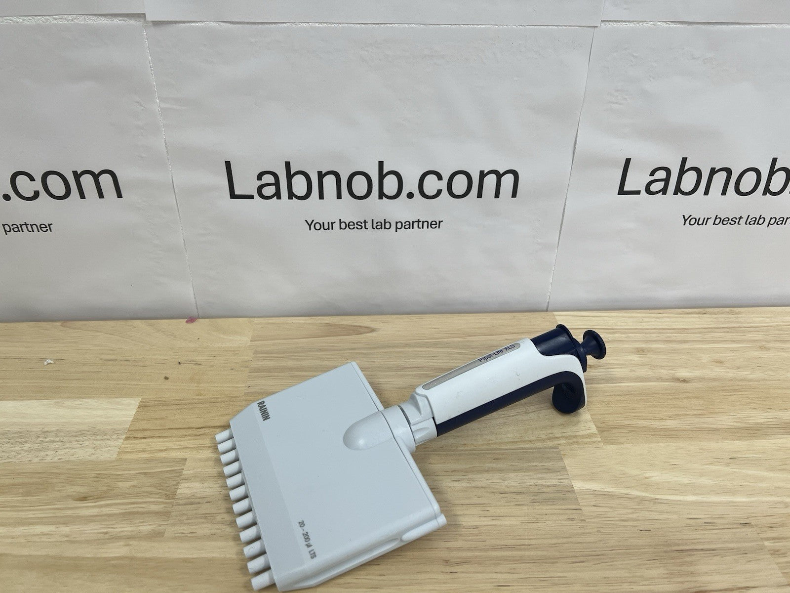 Rainin Pipet-Lite Multi Pipette L12-200XLS+ - White/Blue (17013810) - Labnob