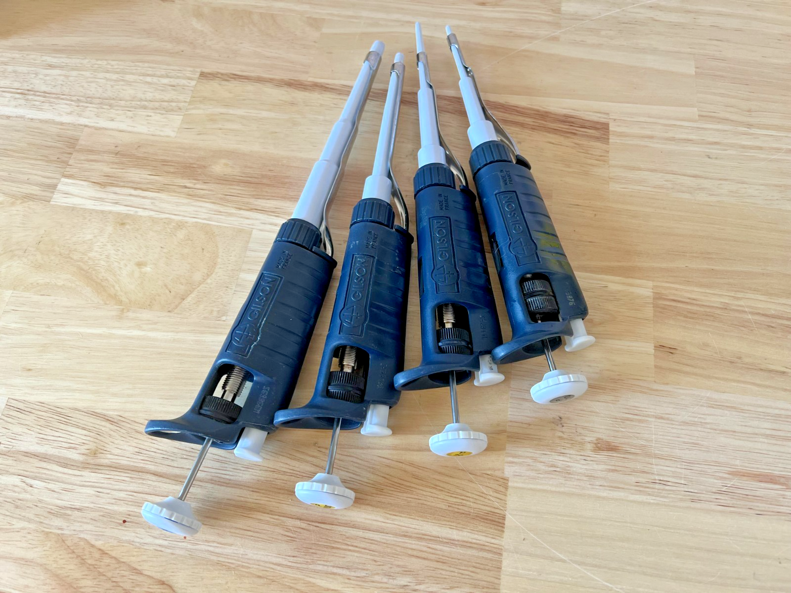 Gilson Pipetman Pipette Set | 10µl, 20µl, 200µl, 1000µl | Cleaned and Calibrated - Labnob