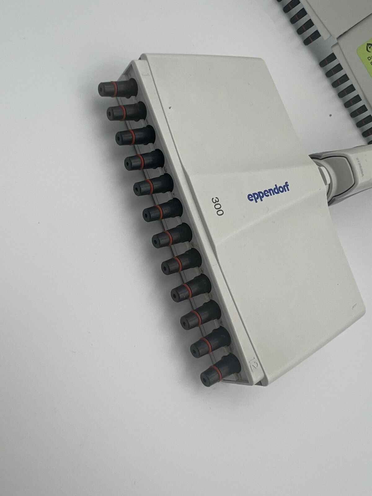 Eppendorf Research Plus 12 Channel P300 30-300 uL Pipette - Labnob