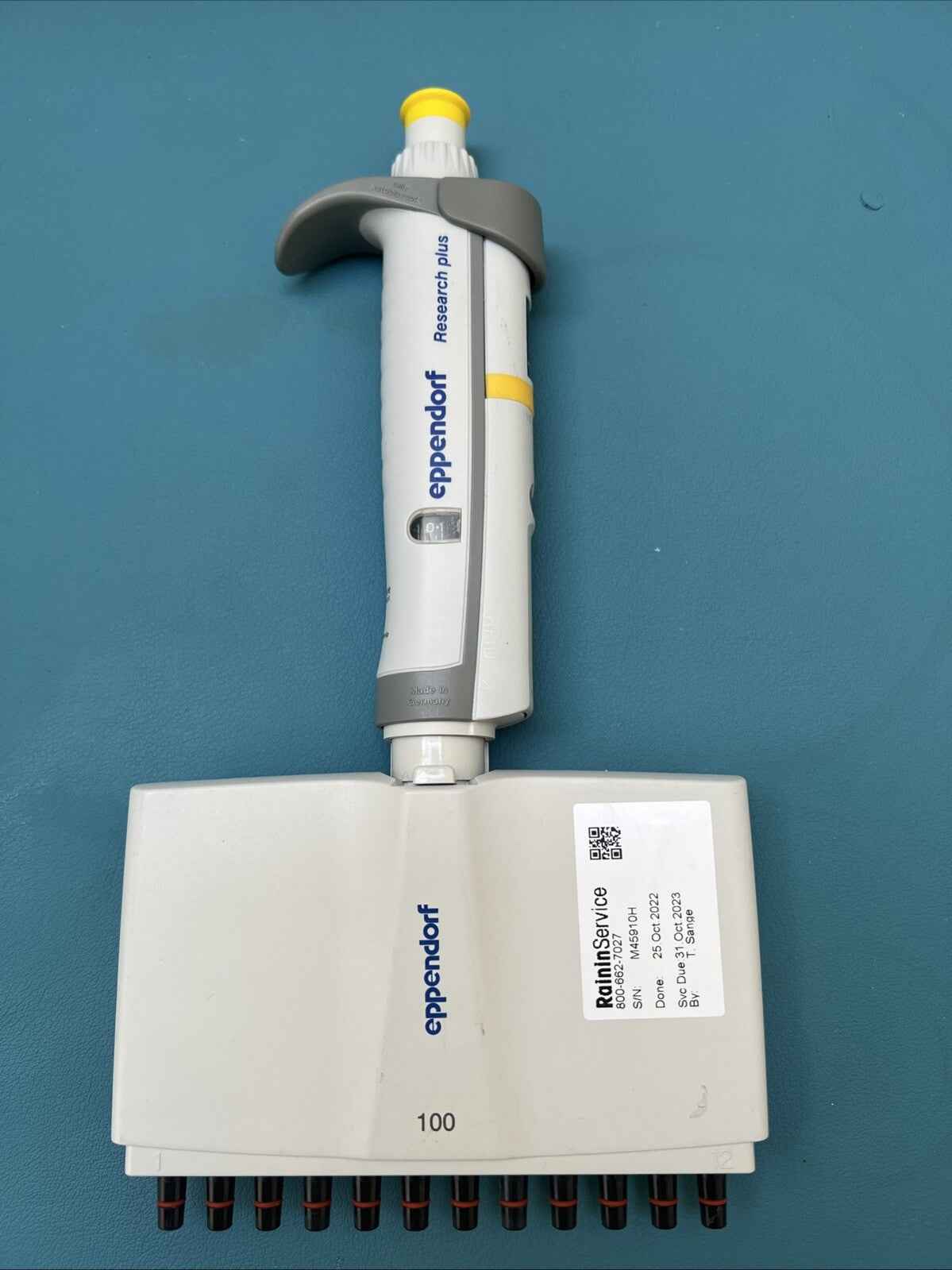 Eppendorf Research Plus 12 Channel 10-100 uL Pipette P100