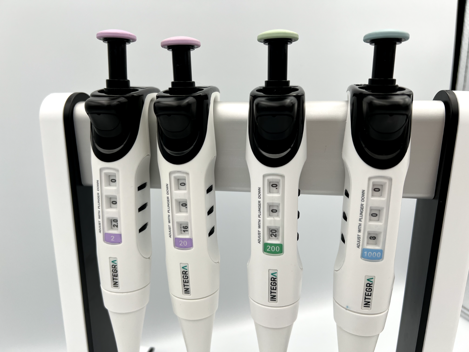 Integra EVOLVE Pipettes Set of 4 with Stand – Tested P2-20-200-1000 - Labnob
