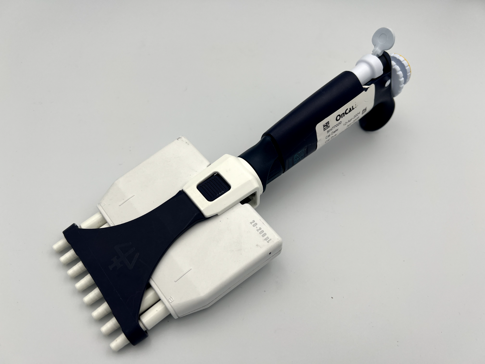 Gilson Multichannel Pipetman 8 channel  20 - 200 μL, L series P8-200 - Labnob