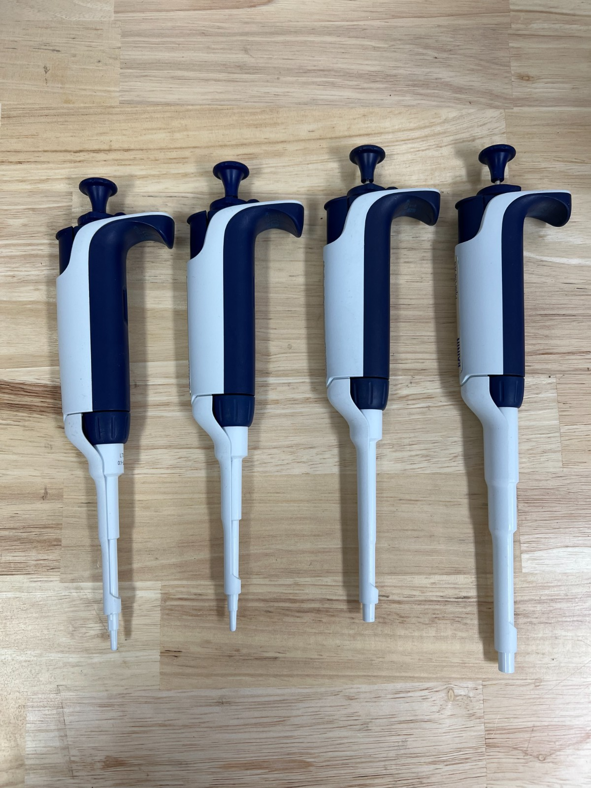 Rainin PipetLite XLS+ LTS Pipette Set L1000, 200, 20, & 2 Calibrated & Serviced - Labnob