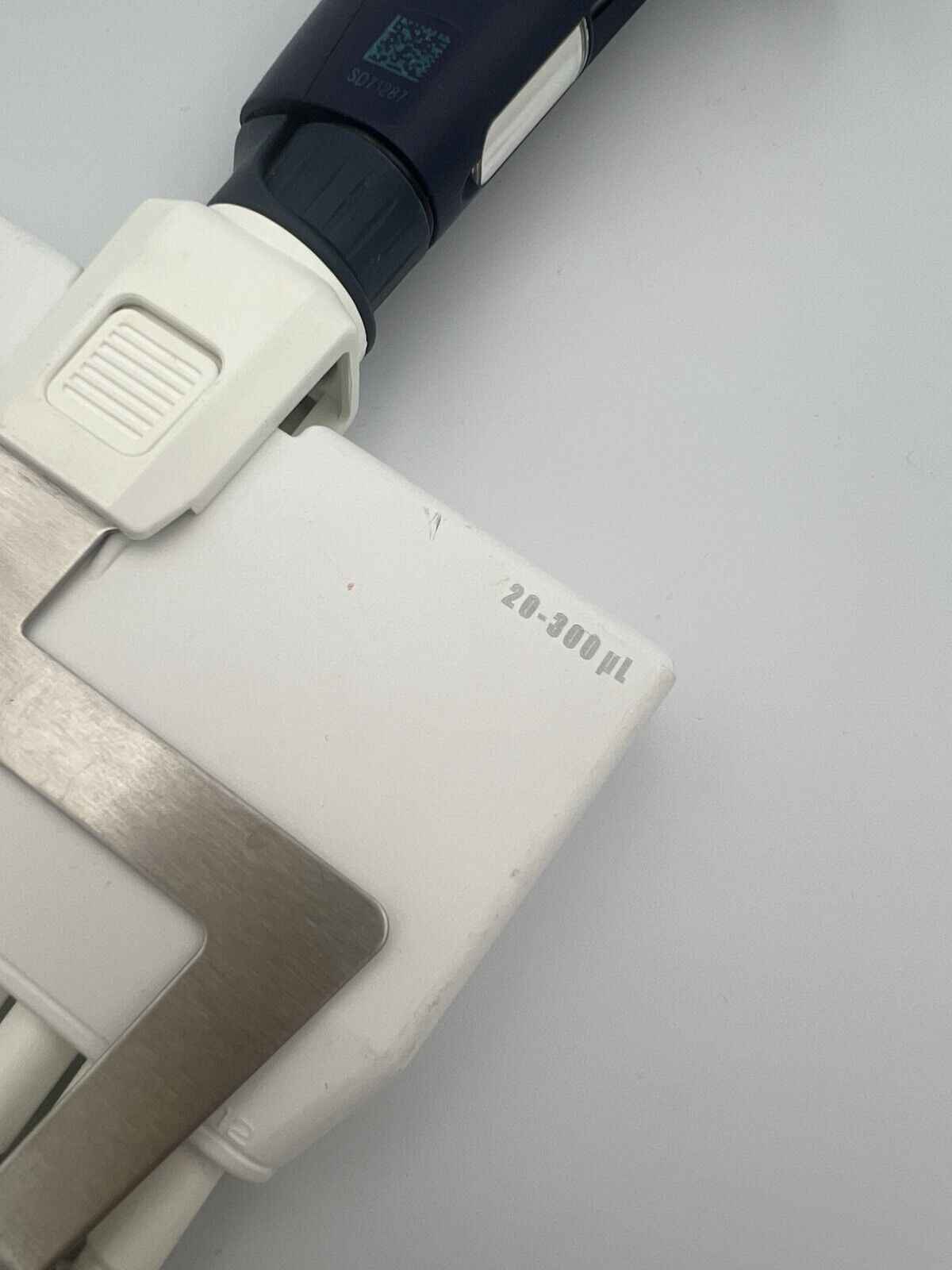 Gilson Pipetman L P300L 12 Channel 20-300ul Pipette - Labnob