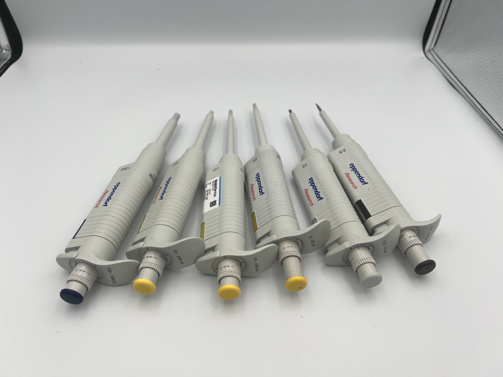 Eppendorf Research Pipette set of 6, P1000, 200, 100, 20, 10 & 2.5 - Labnob