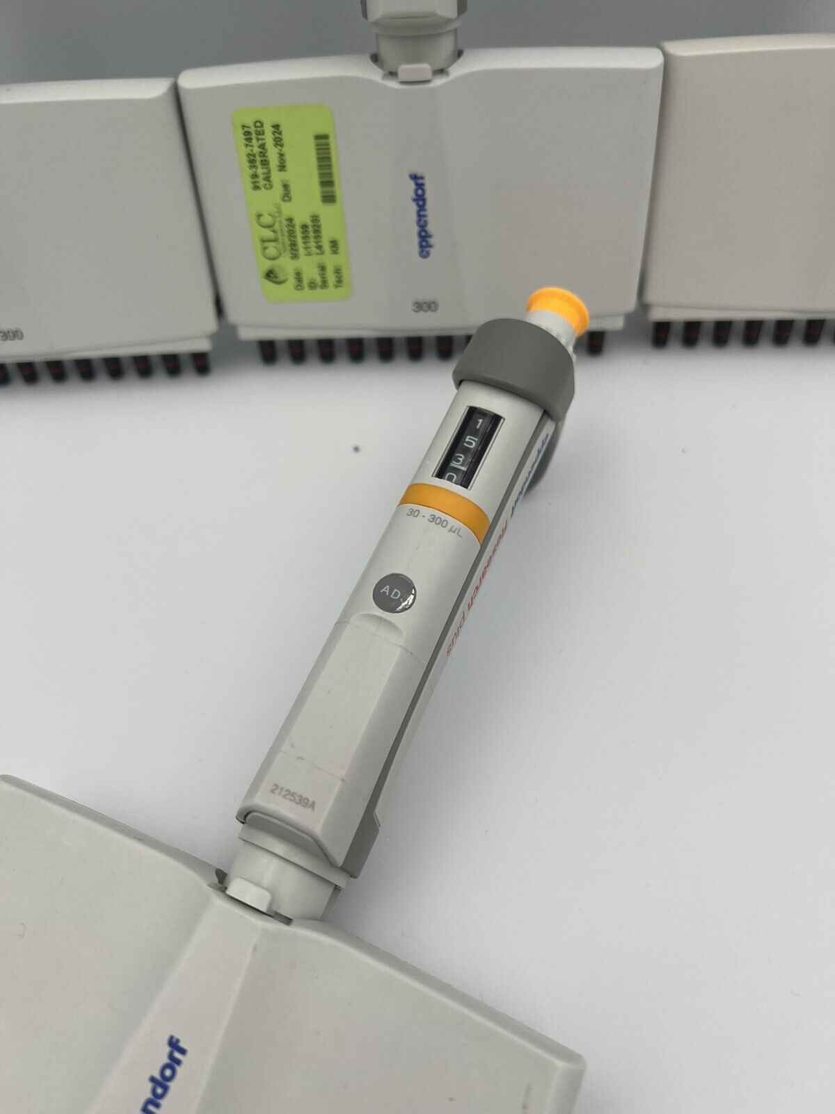 Eppendorf Research Plus 12 Channel P300 30-300 uL Pipette - Labnob