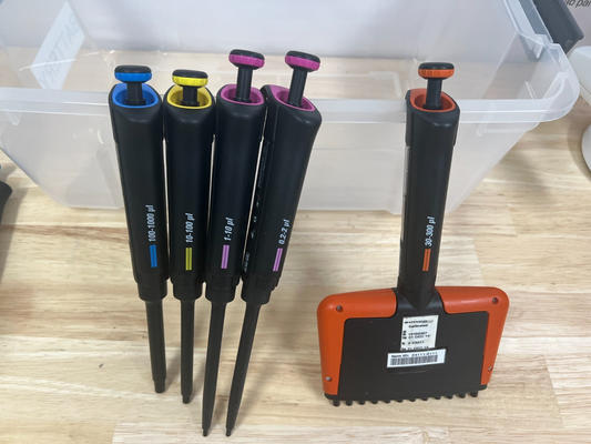 set of 5 thermo scientific finnpipettes F2 (P2, P10, P100, P1000, 12 chP300)